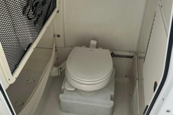 25ft Sea Hunt Yacht For Sale