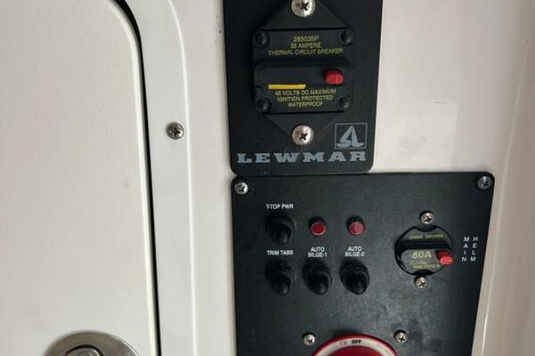 25ft Sea Hunt Yacht For Sale