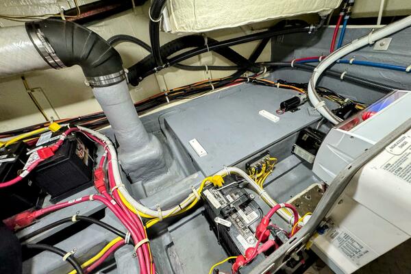 R amp R 37ft Carver Yacht For Sale