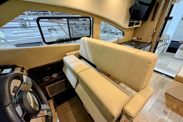 R amp R 37ft Carver Yacht For Sale