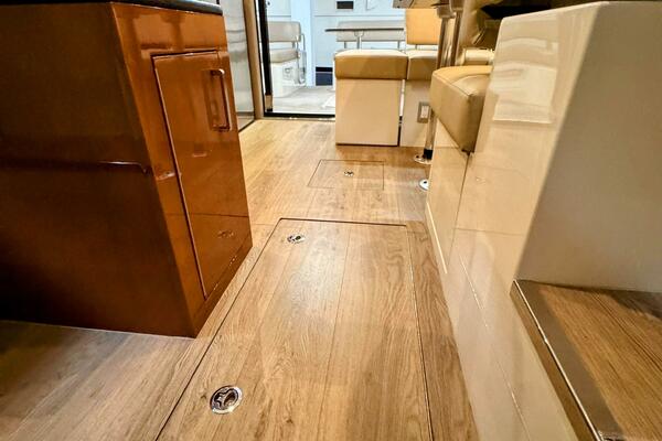 R amp R 37ft Carver Yacht For Sale