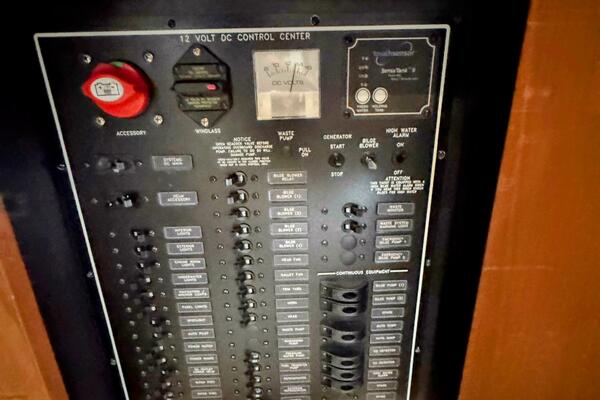 R amp R 37ft Carver Yacht For Sale