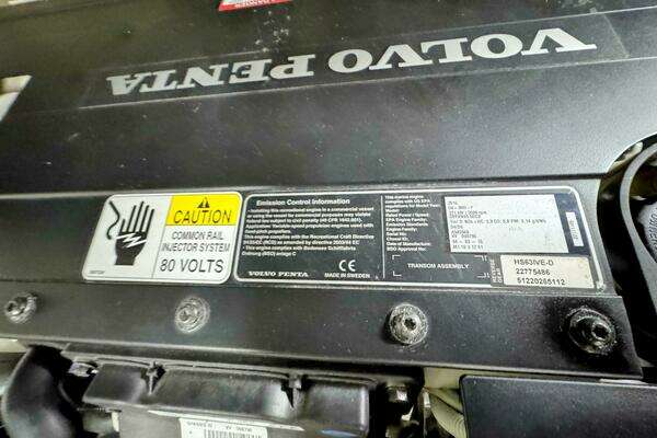 Carver C37 Yacht For Sale