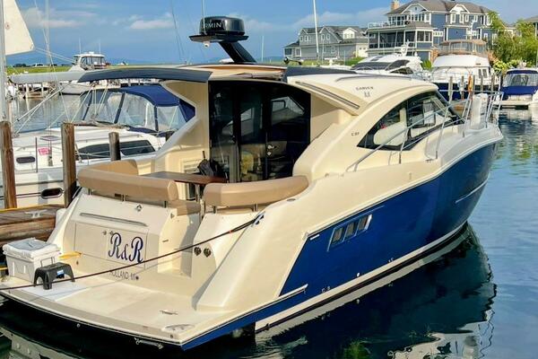 R amp R 37ft Carver Yacht For Sale
