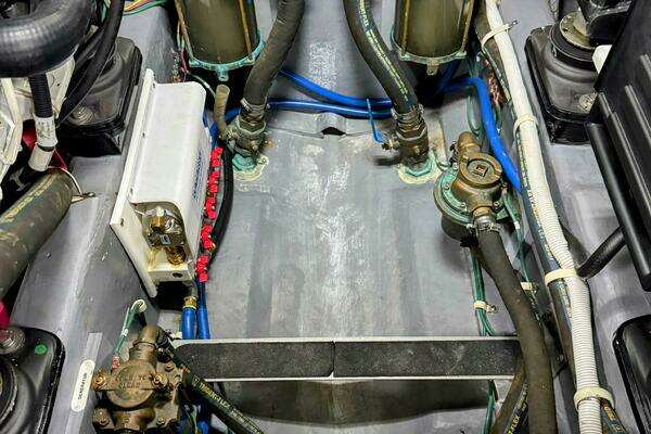 Carver C37 Yacht For Sale