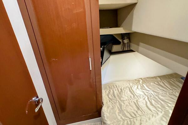 R amp R 37ft Carver Yacht For Sale