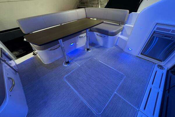 Carver C37 Yacht For Sale