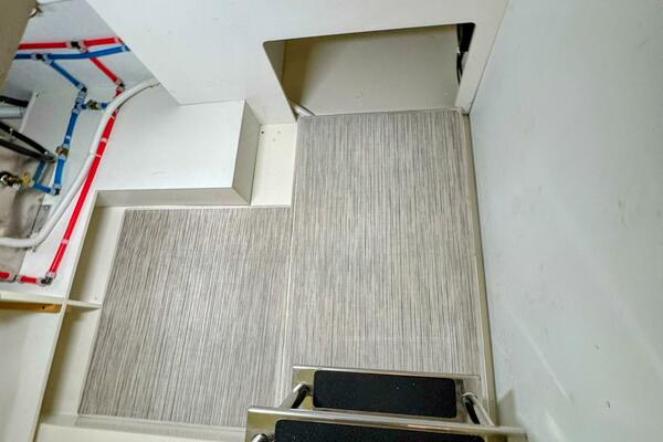 R amp R 37ft Carver Yacht For Sale