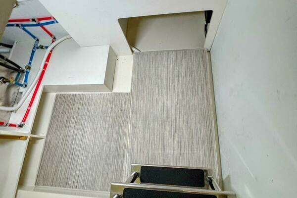 Carver C37 Yacht For Sale