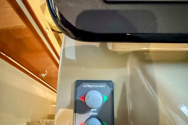 R amp R 37ft Carver Yacht For Sale