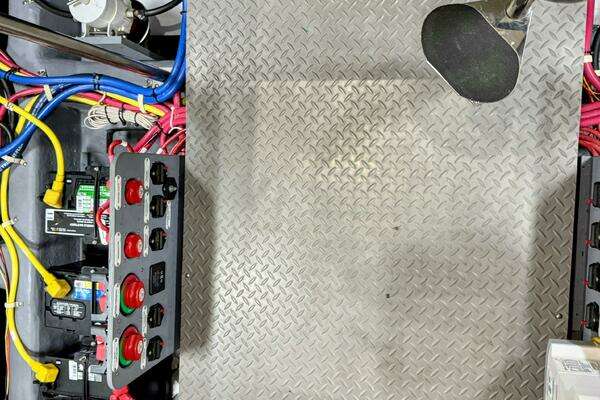 Carver C37 Yacht For Sale