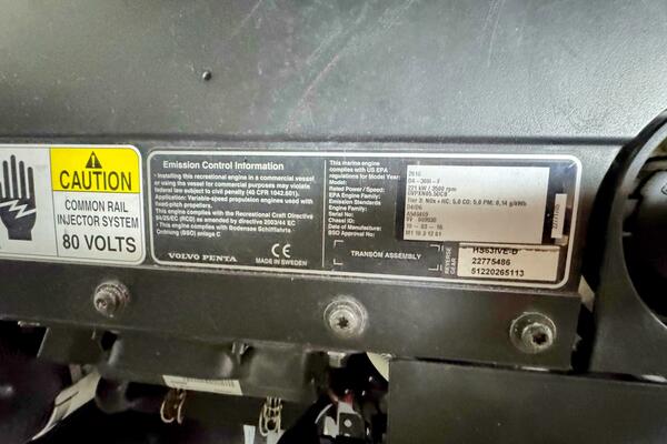 R amp R 37ft Carver Yacht For Sale