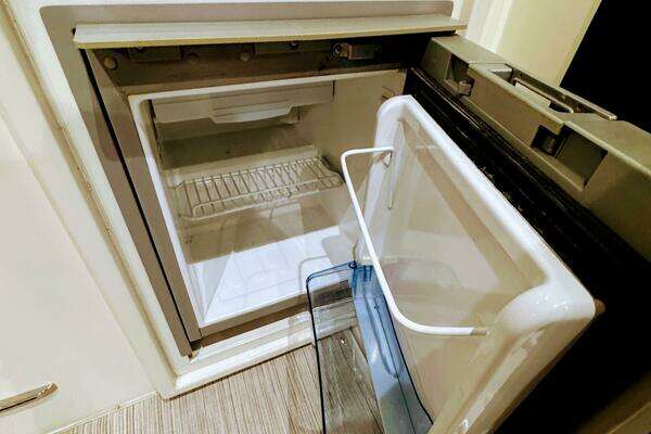 Carver C37 Yacht For Sale