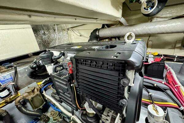 Carver C37 Yacht For Sale