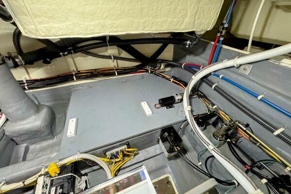 R amp R 37ft Carver Yacht For Sale