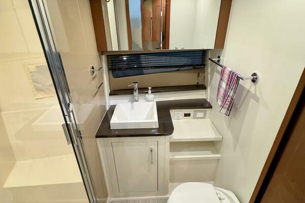 R amp R 37ft Carver Yacht For Sale