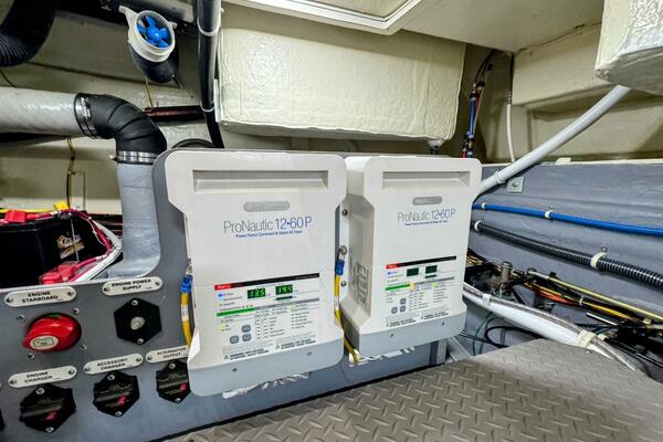 R amp R 37ft Carver Yacht For Sale