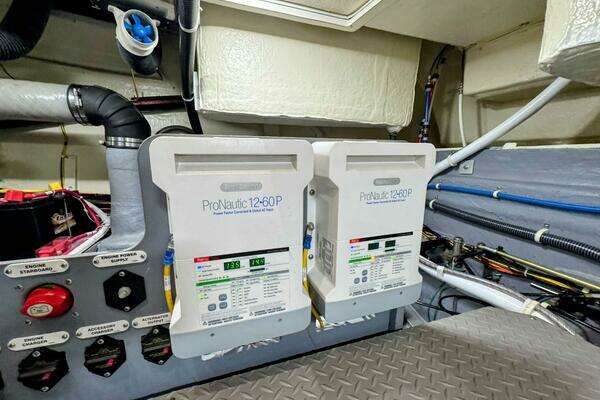 Carver C37 Yacht For Sale