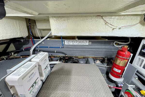 R amp R 37ft Carver Yacht For Sale