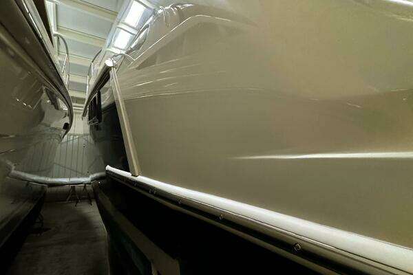 Carver C37 Yacht For Sale