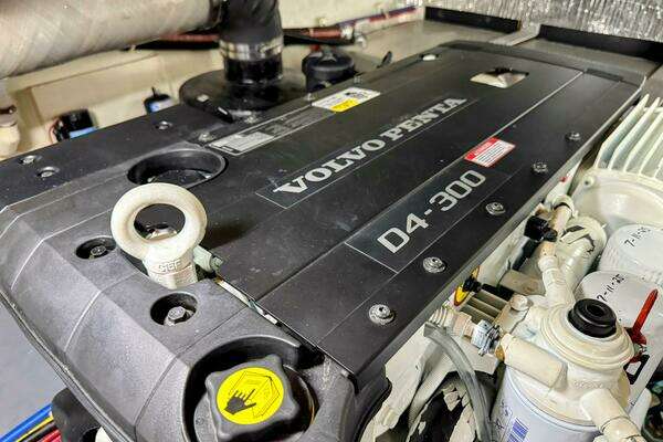 Carver C37 Yacht For Sale