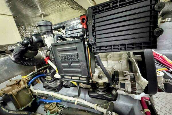 Carver C37 Yacht For Sale