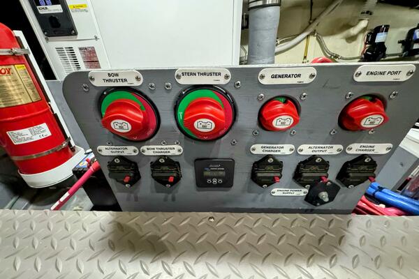 R amp R 37ft Carver Yacht For Sale