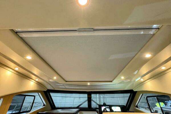 Carver C37 Yacht For Sale