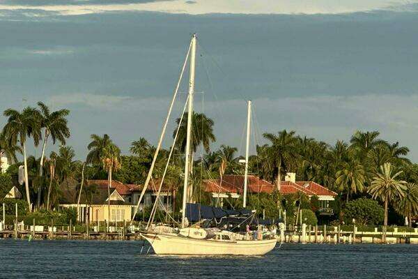 47-ft-Alden-1974-Dolphin-Free Spirit Green Cove Springs Florida United States  yacht for sale