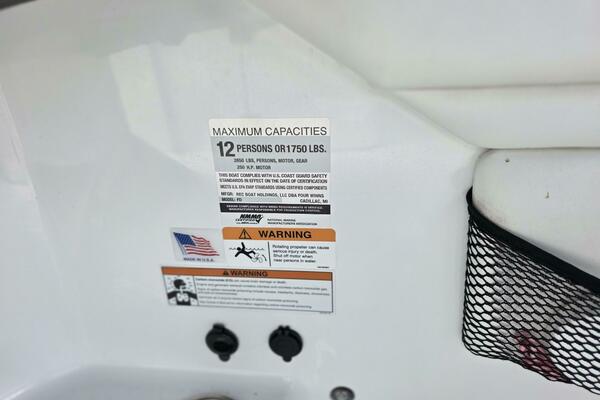 22ft Four Winns Yacht For Sale