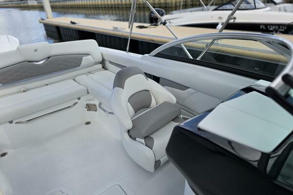 22ft Four Winns Yacht For Sale