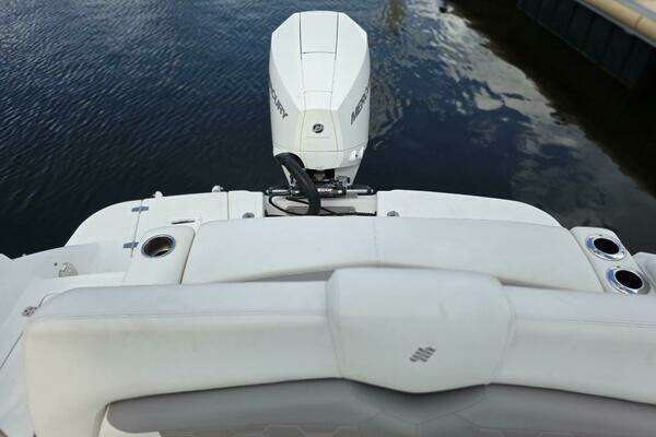 Photo of the 2021 Four Winns HD3