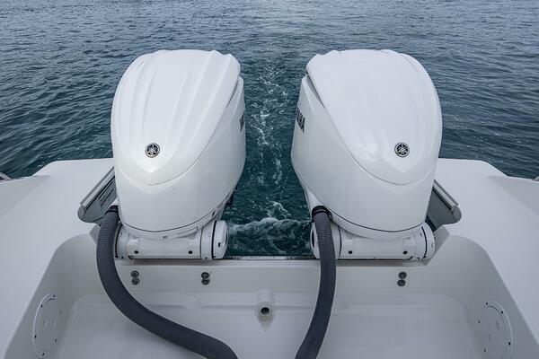 32ft Pursuit Yacht For Sale