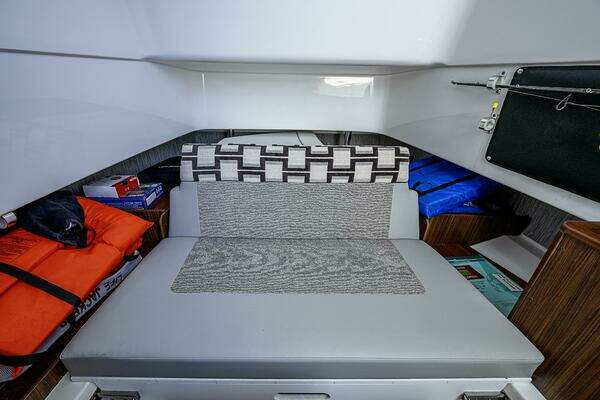 Pursuit S 328 Sport Yacht For Sale