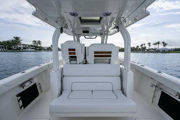 32ft Pursuit Yacht For Sale