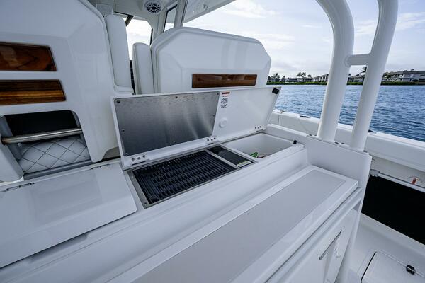 32ft Pursuit Yacht For Sale