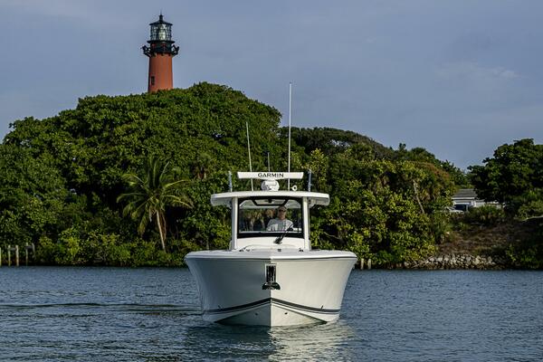 32ft Pursuit Yacht For Sale