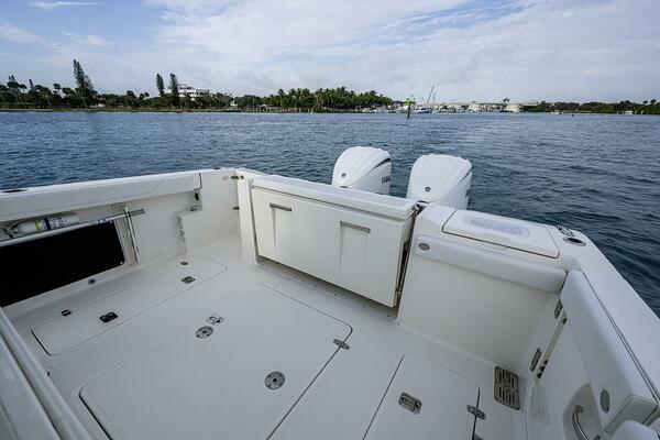 32ft Pursuit Yacht For Sale