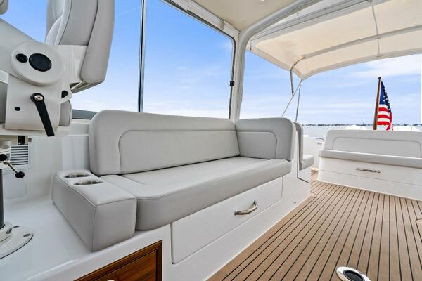 Tumalum 35ft MJM Yacht For Sale