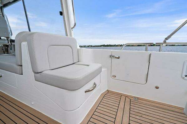 MJM 35 Yacht For Sale