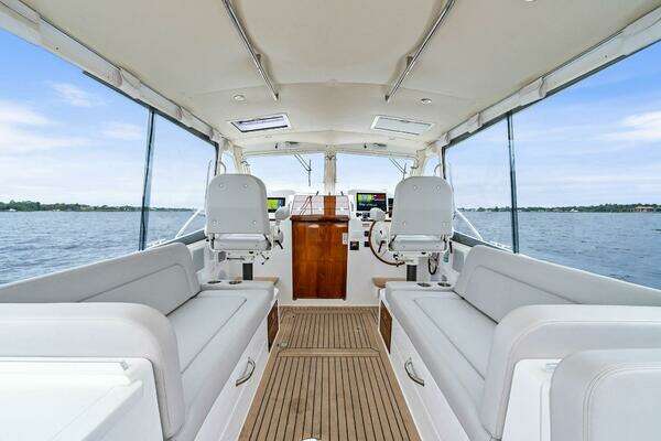 MJM 35 Yacht For Sale