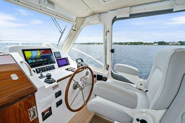 MJM 35 Yacht For Sale