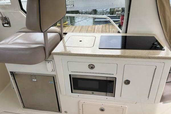 Les Suz 31ft Mainship Yacht For Sale