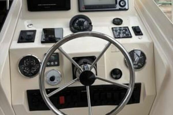 Les Suz 31ft Mainship Yacht For Sale