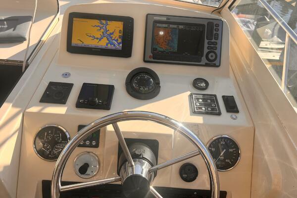 Les Suz 31ft Mainship Yacht For Sale