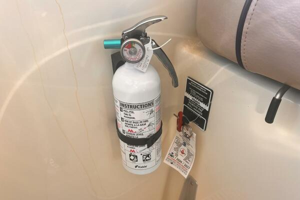 Les Suz 31ft Mainship Yacht For Sale