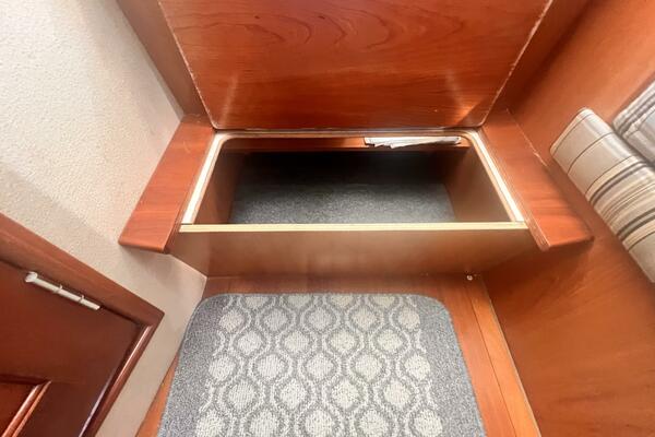 Les Suz 31ft Mainship Yacht For Sale