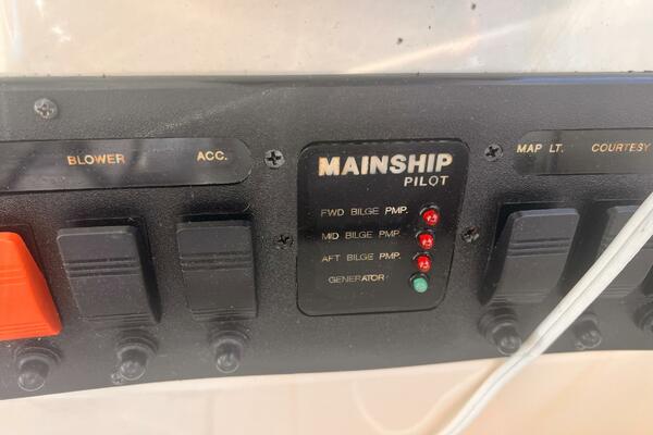 Les Suz 31ft Mainship Yacht For Sale