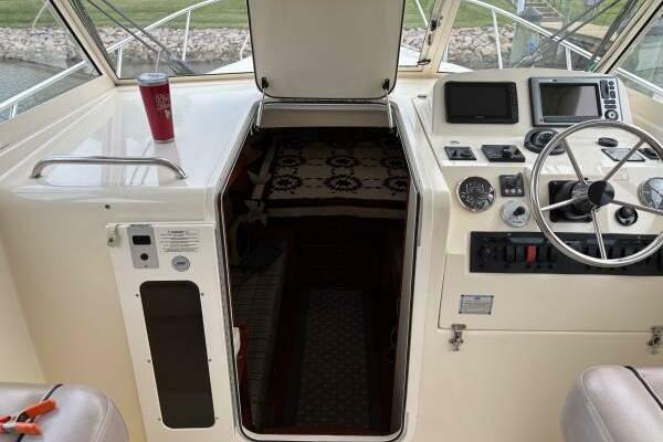 Les Suz 31ft Mainship Yacht For Sale