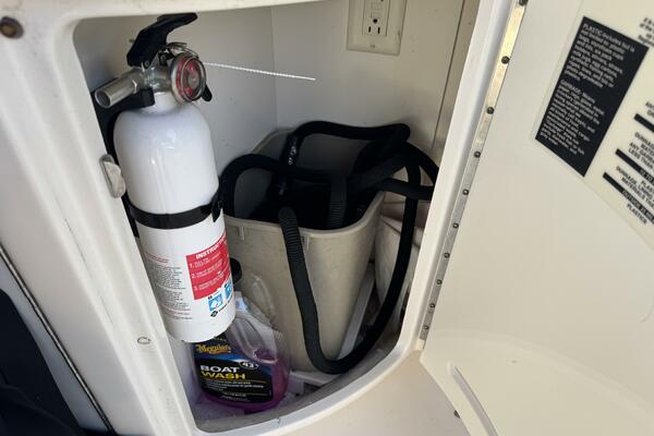 29ft Sea Ray Yacht For Sale